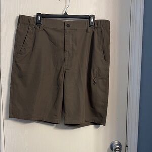 Wrangler Brown Cargo Shorts with Sturdy Fabric